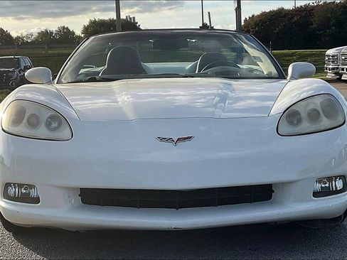 Used 2006 Chevrolet Corvette Convertible w/ Preferred Equipment Group RWD image 2