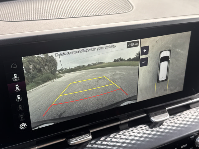 Used 2023 Kia Carnival SX Prestige FWD image 23