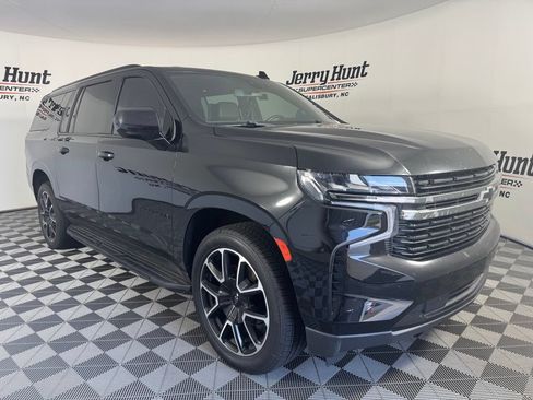 Used 2021 Chevrolet Suburban RST w/ Rear Media and Nav Package AWD/4WD image 6