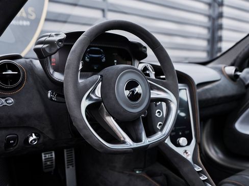 Used 2024 McLaren 750S image 40