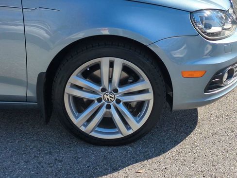 Used 2015 Volkswagen Eos Executive image 11