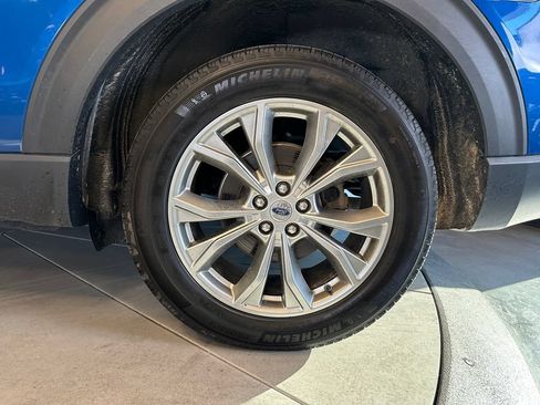 Used 2020 Ford Explorer XLT w/ Equipment Group 202A AWD/4WD image 26