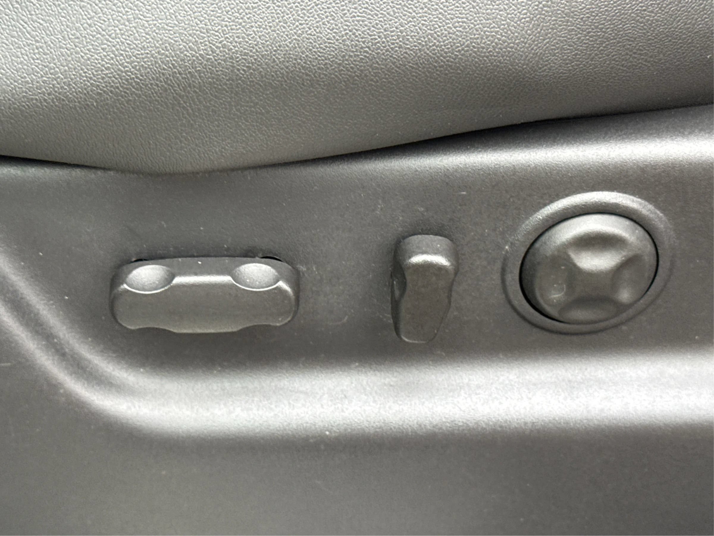 Used 2014 Cadillac Escalade Premium AWD/4WD image 39