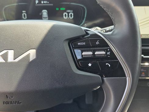 Used 2023 Kia Niro EX w/ EX Cold Weather Package FWD image 22