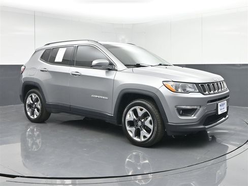 Used 2020 Jeep Compass Limited image 3