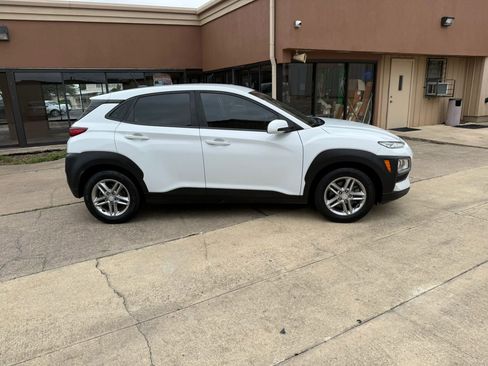 Used 2019 Hyundai Kona SE AWD/4WD image 4