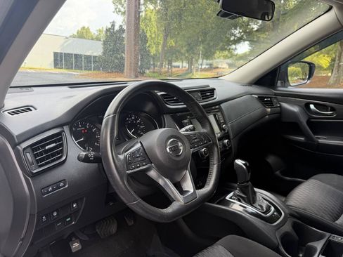 Used 2019 Nissan Rogue S w/ Special Edition Package FWD image 10