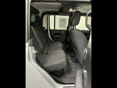 Used 2023 Jeep Gladiator Sport AWD/4WD image 11