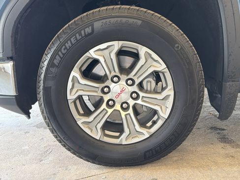 Used 2024 GMC Sierra 1500 SLT image 10