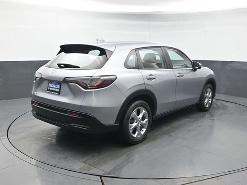 Certified 2023 Honda HR-V LX image 6