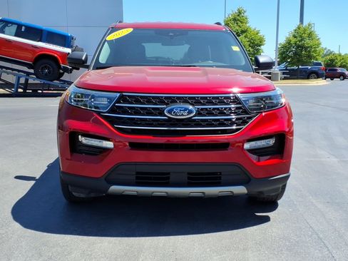 Certified 2023 Ford Explorer XLT w/ Equipment Group 202A AWD/4WD image 2