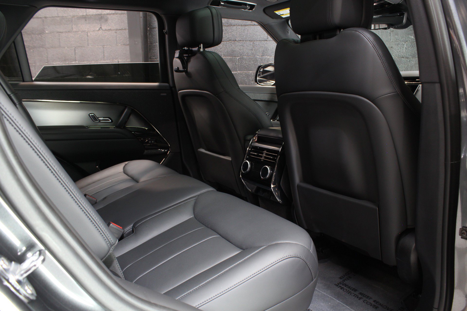 Used 2025 Land Rover Range Rover Sport SE AWD/4WD image 52