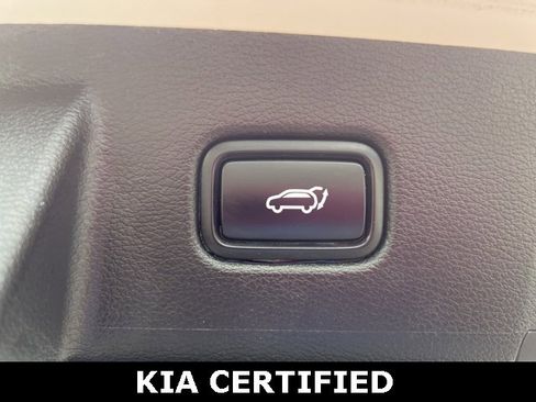 Certified 2022 Kia Telluride EX w/ EX Premium Package image 32