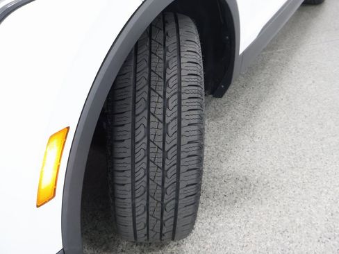 Used 2023 Volkswagen Tiguan SE image 4