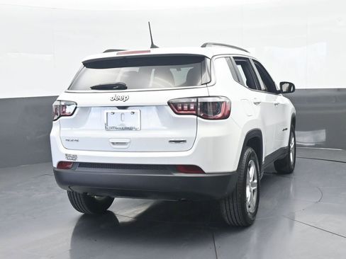 Used 2023 Jeep Compass Latitude AWD/4WD image 5