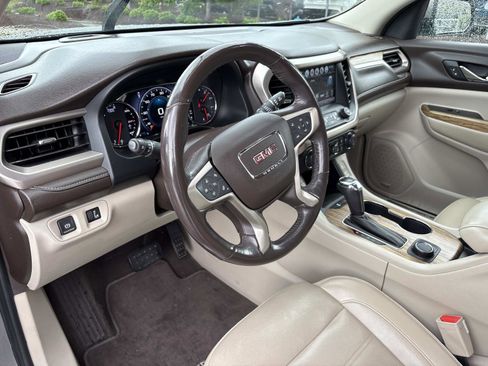 Used 2019 GMC Acadia Denali w/ Technology Package FWD image 17