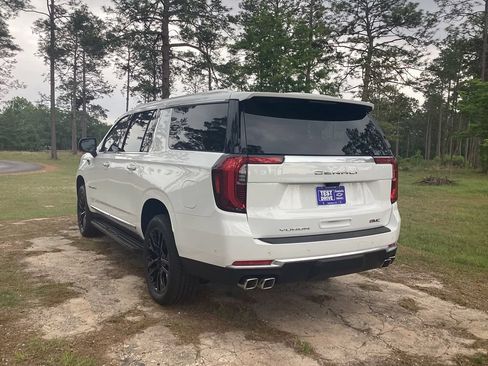 New 2026 GMC Yukon XL Denali w/ Advanced Technology Package RWD image 2