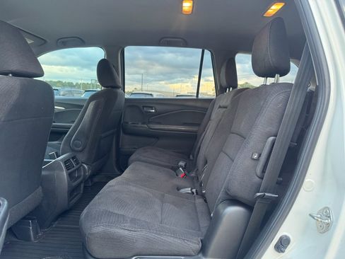 Certified 2017 Honda Pilot LX image 22
