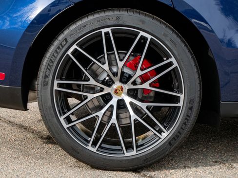 New 2026 Porsche Macan S image 17