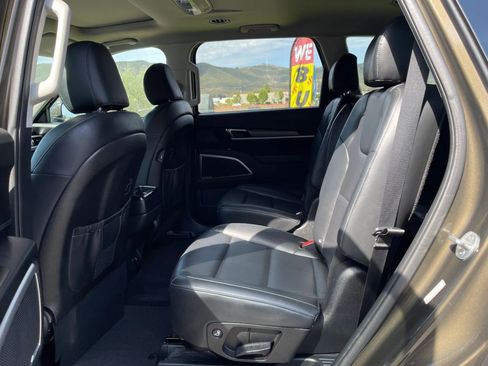 Used 2021 Kia Telluride S FWD image 20