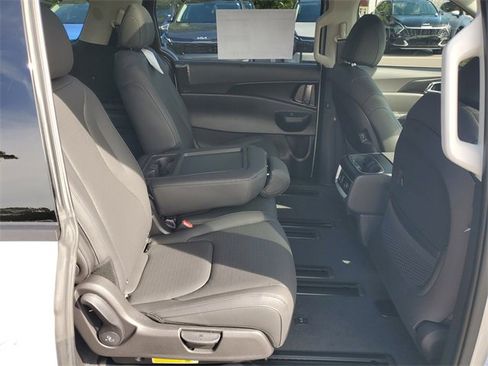 New 2026 Kia Carnival SX Prestige image 12