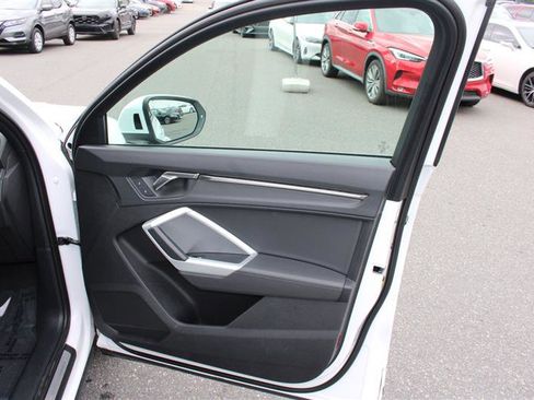 Used 2023 Audi Q3 2.0T Premium image 15