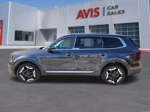 Used 2025 Kia Telluride S image 10