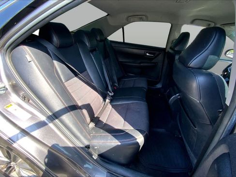 Used 2016 Toyota Camry SE FWD image 19