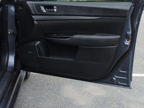 Used 2014 Subaru Legacy 2.5i Premium w/ Moonroof Package AWD/4WD image 17