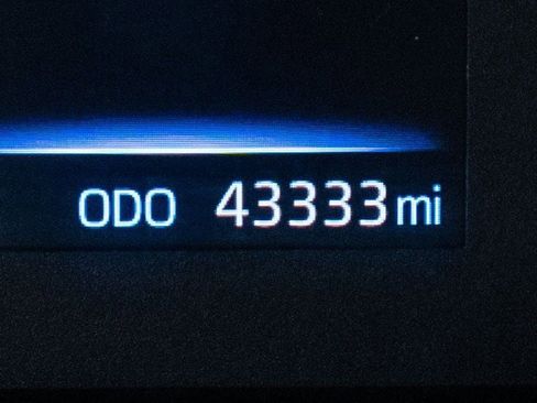 Used 2024 Toyota Corolla LE image 22