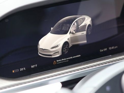 Used 2021 Tesla Model S Plaid image 21