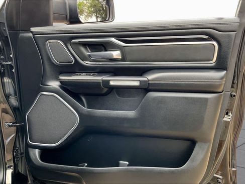 Used 2019 RAM 1500 Laramie AWD/4WD image 23