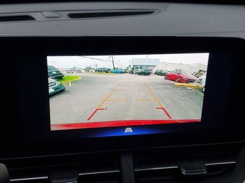 Used 2025 Chevrolet Trax LT FWD image 14