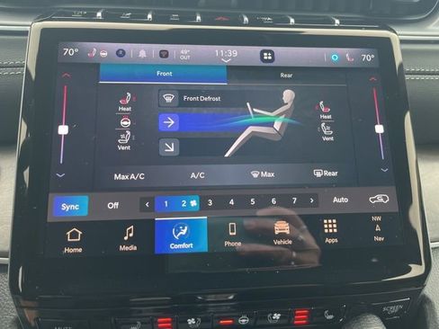 Used 2025 Jeep Grand Cherokee L Limited w/ Luxury Tech Group II image 23