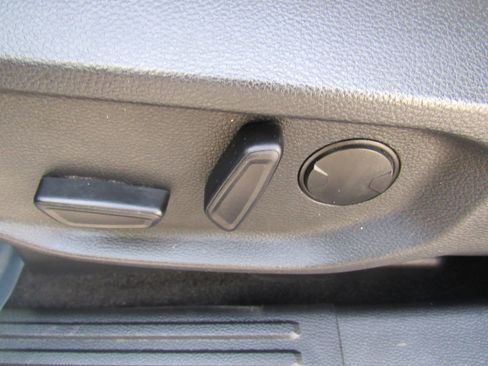 Used 2024 Ford Ranger Lariat w/ Advanced Towing Package image 11