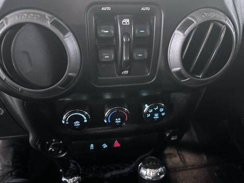 Used 2014 Jeep Wrangler Unlimited Sport w/ Quick Order Package 24S AWD/4WD image 42