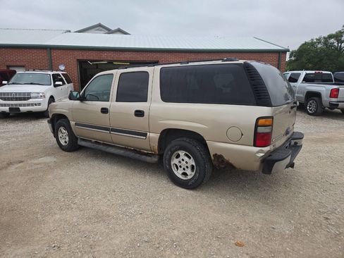 Used 2005 Chevrolet Suburban LS RWD image 6