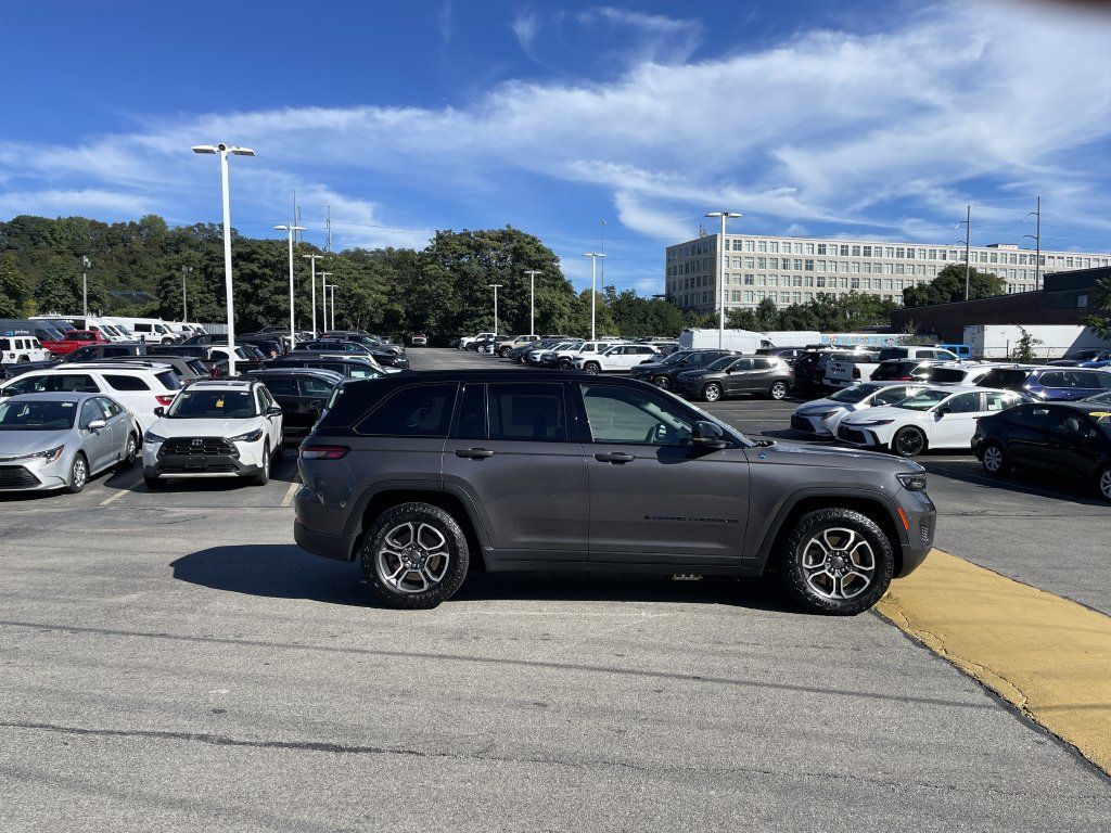 Certified 2024 Jeep Grand Cherokee Trailhawk AWD/4WD image 7
