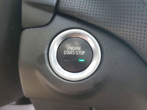 Used 2022 Chevrolet Equinox Premier image 32