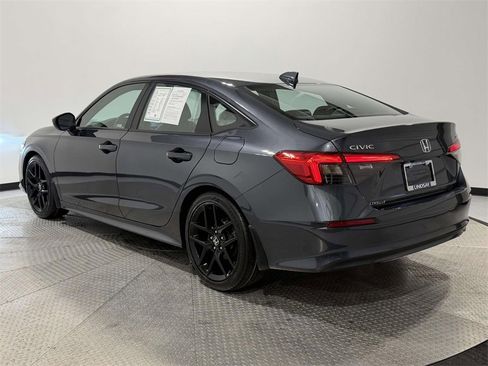Used 2023 Honda Civic Sport image 4