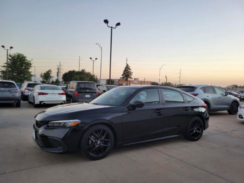 Used 2024 Honda Civic Sport image 3