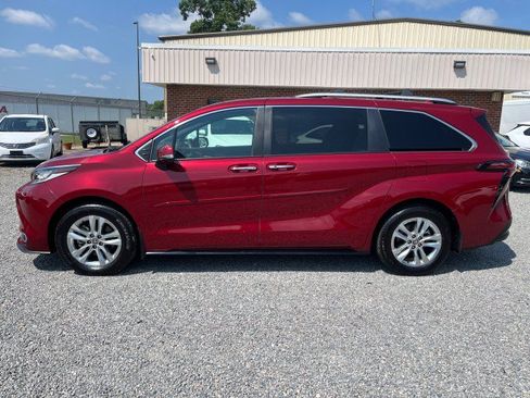 Used 2025 Toyota Sienna Limited AWD/4WD image 10
