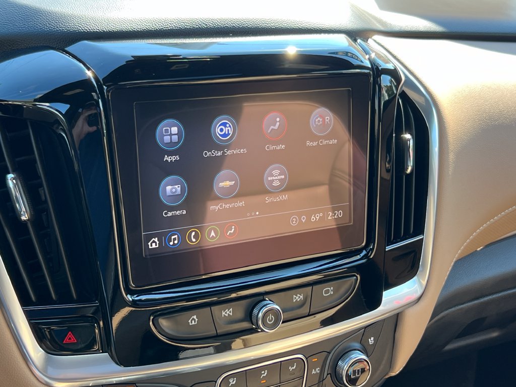 Used 2023 Chevrolet Traverse Premier FWD image 38