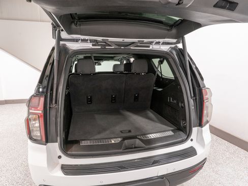 Used 2024 Chevrolet Suburban RST w/ Luxury Package image 34