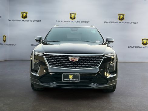 Used 2024 Cadillac XT4 Premium Luxury image 2