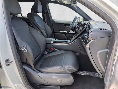 Used 2026 Mercedes-Benz GLC 300 4MATIC image 21