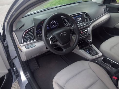 Used 2017 Hyundai Elantra SE FWD image 7