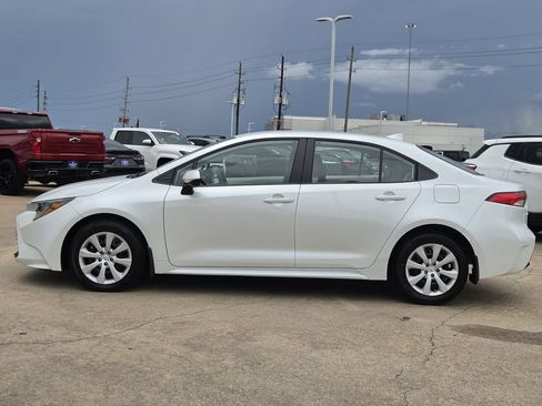 Used 2026 Toyota Corolla LE FWD image 6
