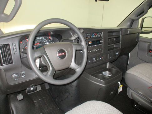 New 2025 GMC Savana 3500 image 16