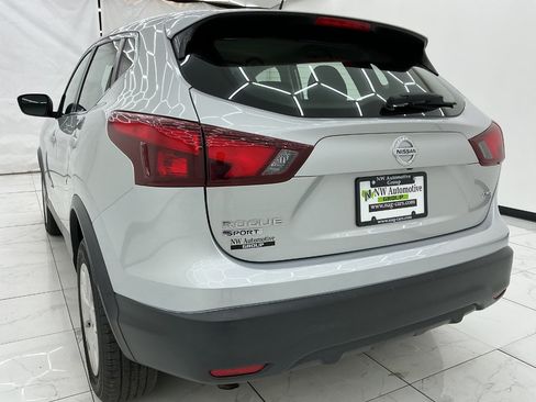 Used 2019 Nissan Rogue Sport S AWD/4WD image 9